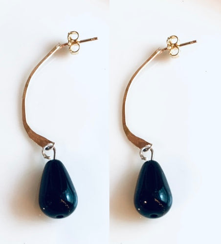 Onyx Curved Bar Earring