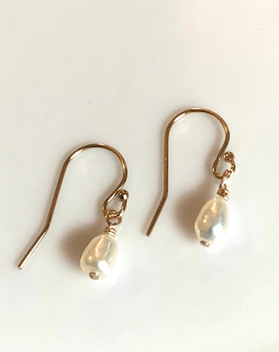 Freshwater Pearl Drop Earring